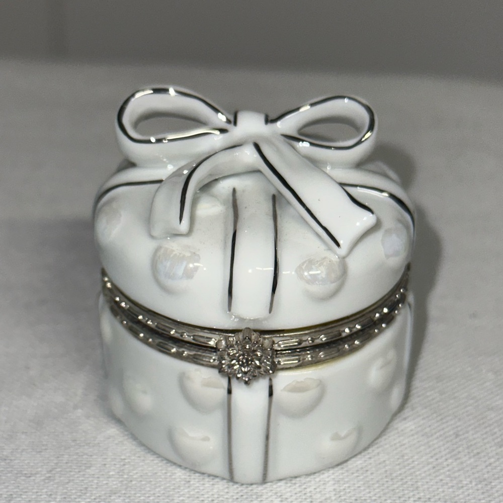 Jewelry ceramic box